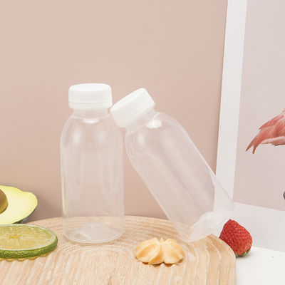 Бутылки с молочным чаем 0,5 кг с закрученной крышкой