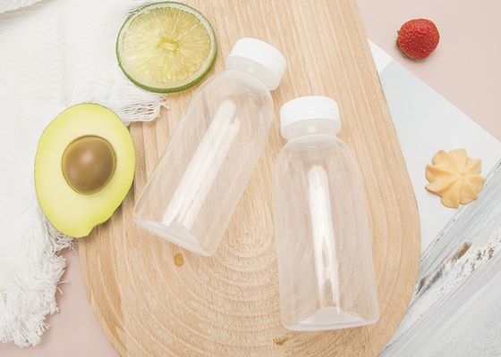 Бутылки с молочным чаем 0,5 кг с закрученной крышкой