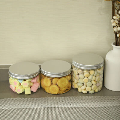 Контейнеры из пластика с эргономичным дизайном для облегчения обработки транспортировки и хранения