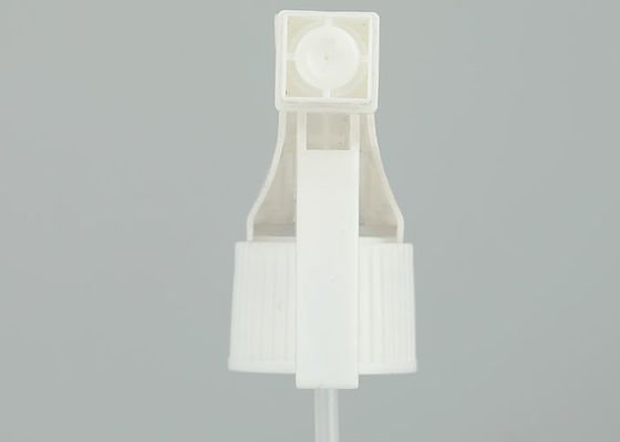 Прозрачная бутылка с распылителем для бытовой уборки и косметического использования