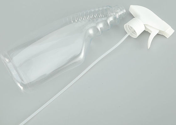 Прозрачная бутылка с распылителем для бытовой уборки и косметического использования