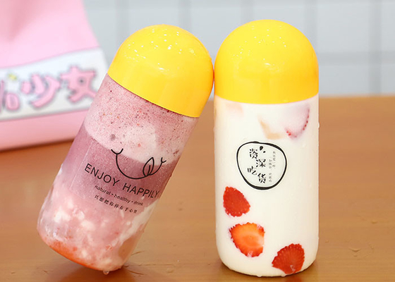 Прозрачные бутылки чая молока 500ml