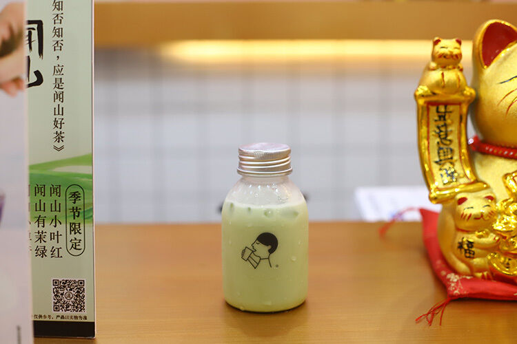 Бутылки для молочного чая с изоляцией, включая ручку, варианты объема: 120 мл, 250 мл, 350 мл, 500 мл и 1000 мл. Идеально подходит для хранения напитков